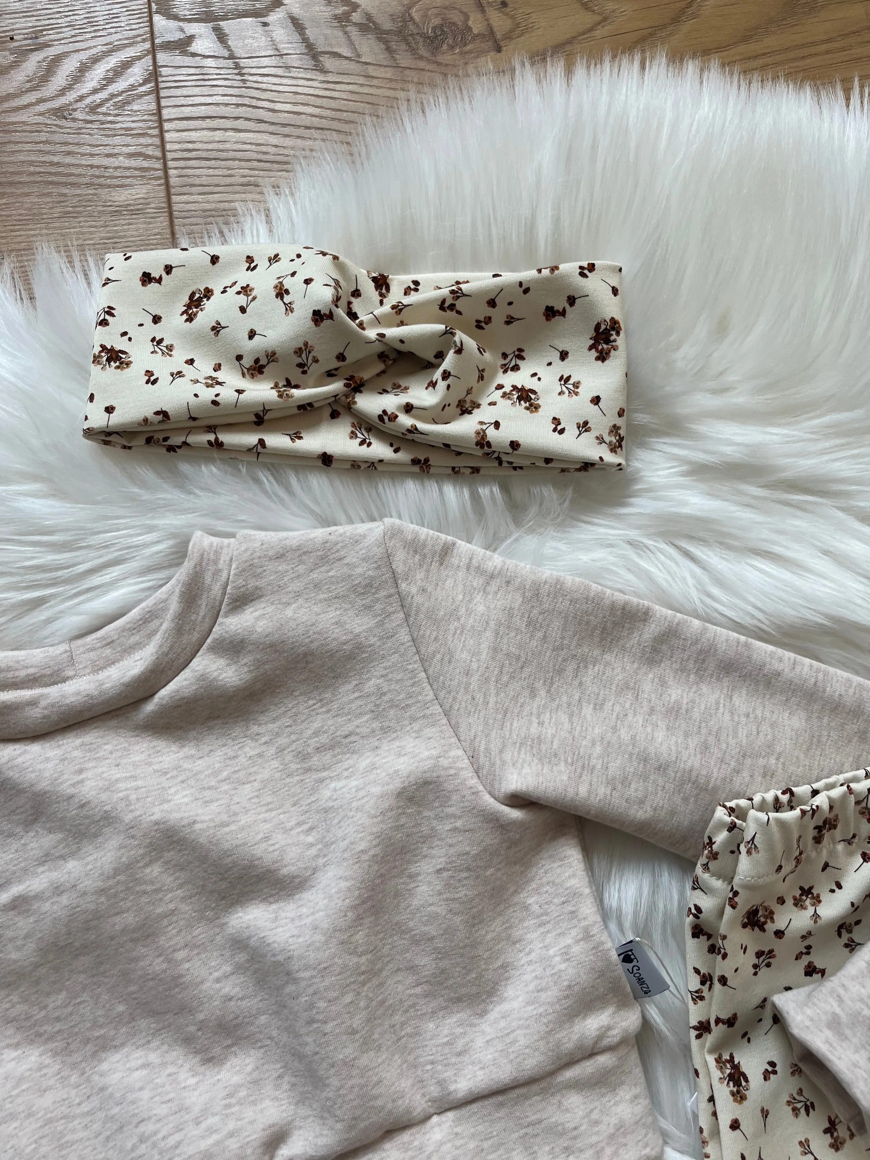 Outfit beige Blumen - Girlysweater & Leggings & Stirnband