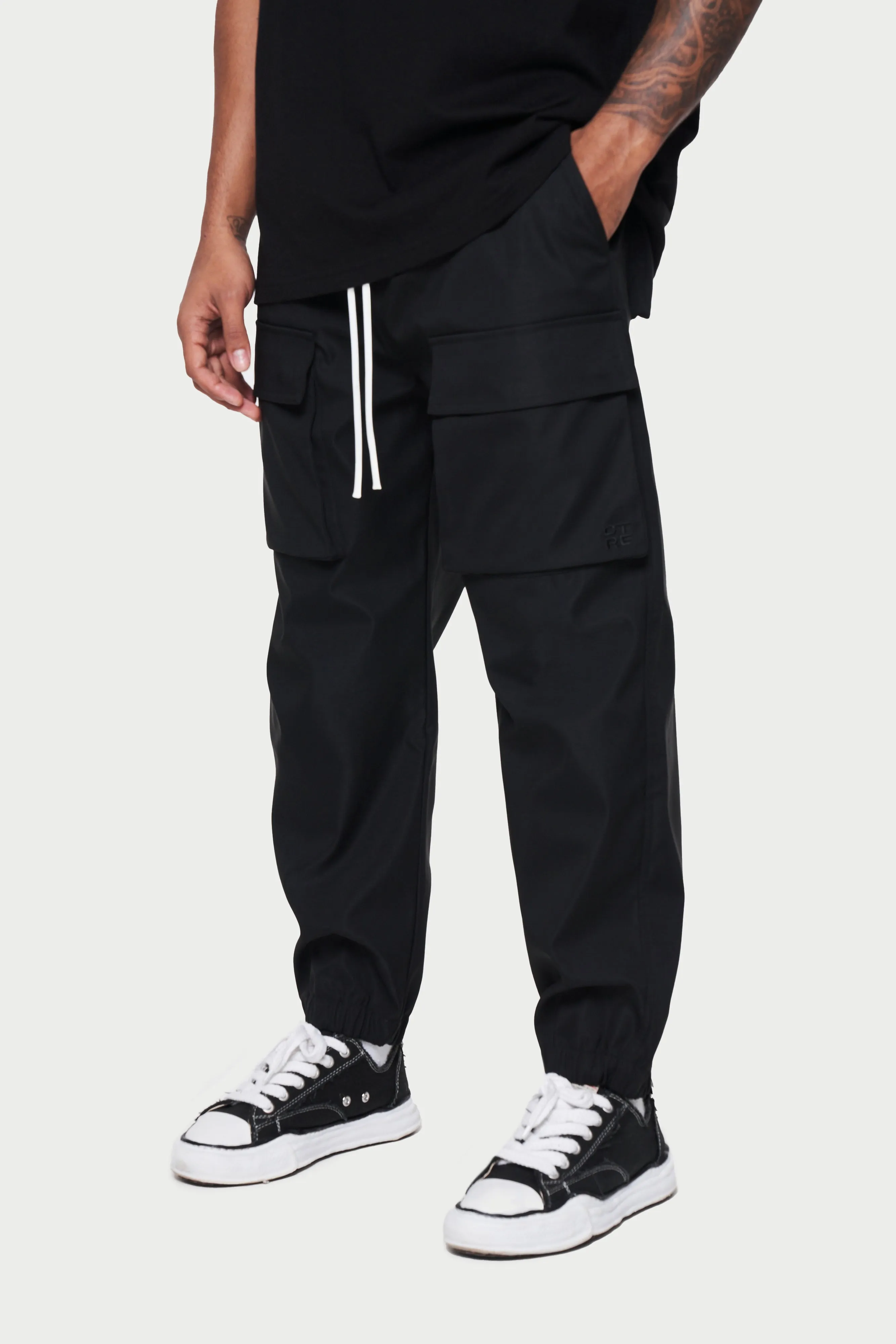 OVERSIZED POCKET CARGOS - BLACK