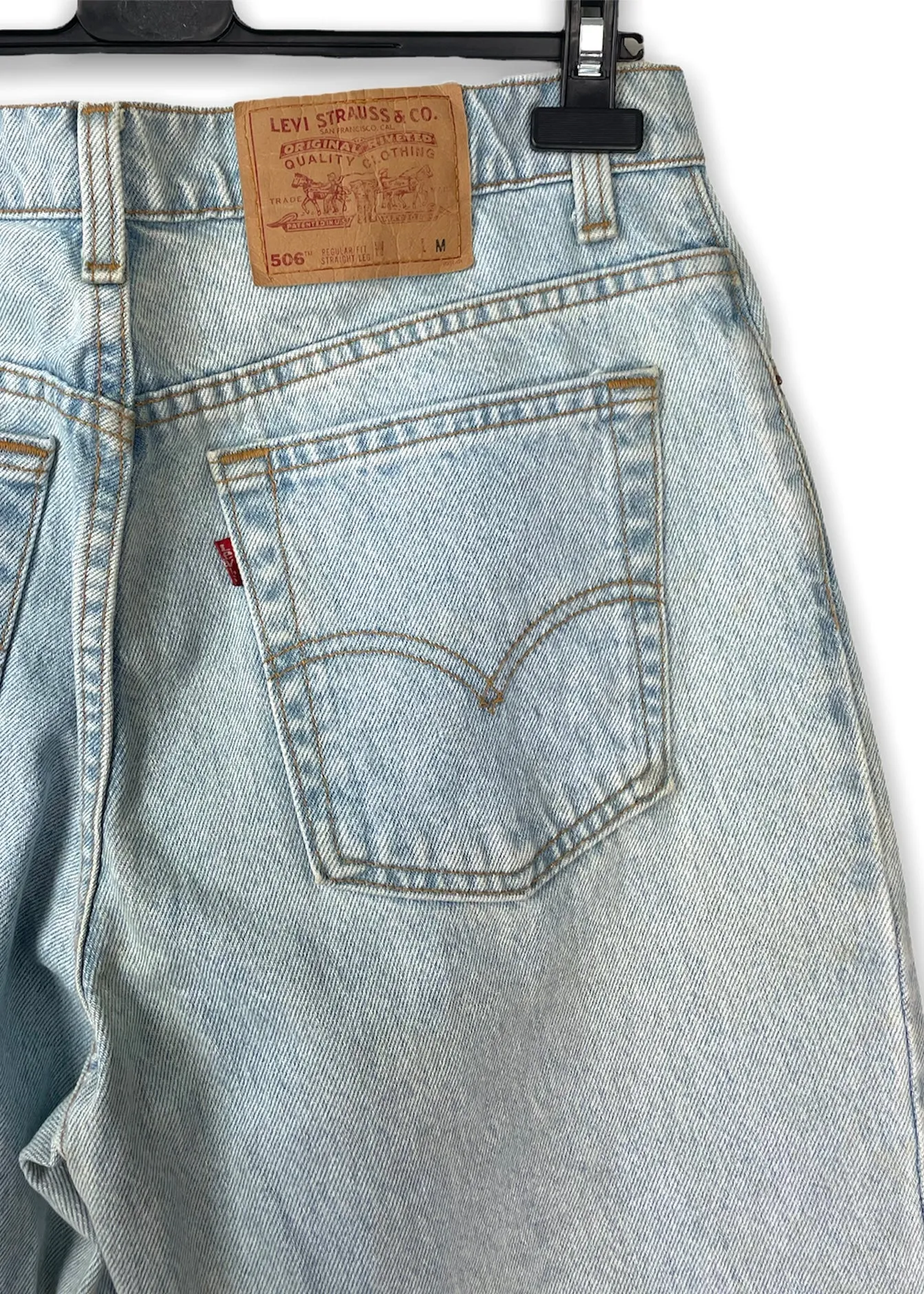 VINTAGE LEVI’S JEANS L